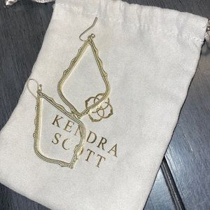 Kendra Drop (Sophee) Earrings In Gold